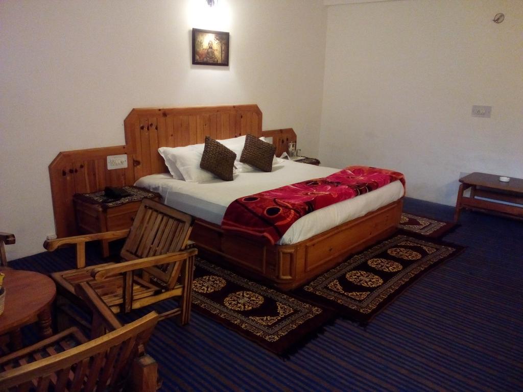 Akash Hills Hotel Manāli Eksteriør billede