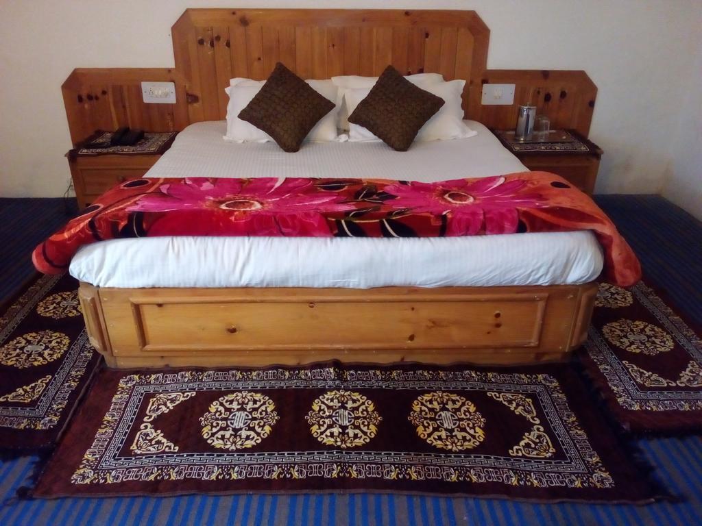 Akash Hills Hotel Manāli Eksteriør billede