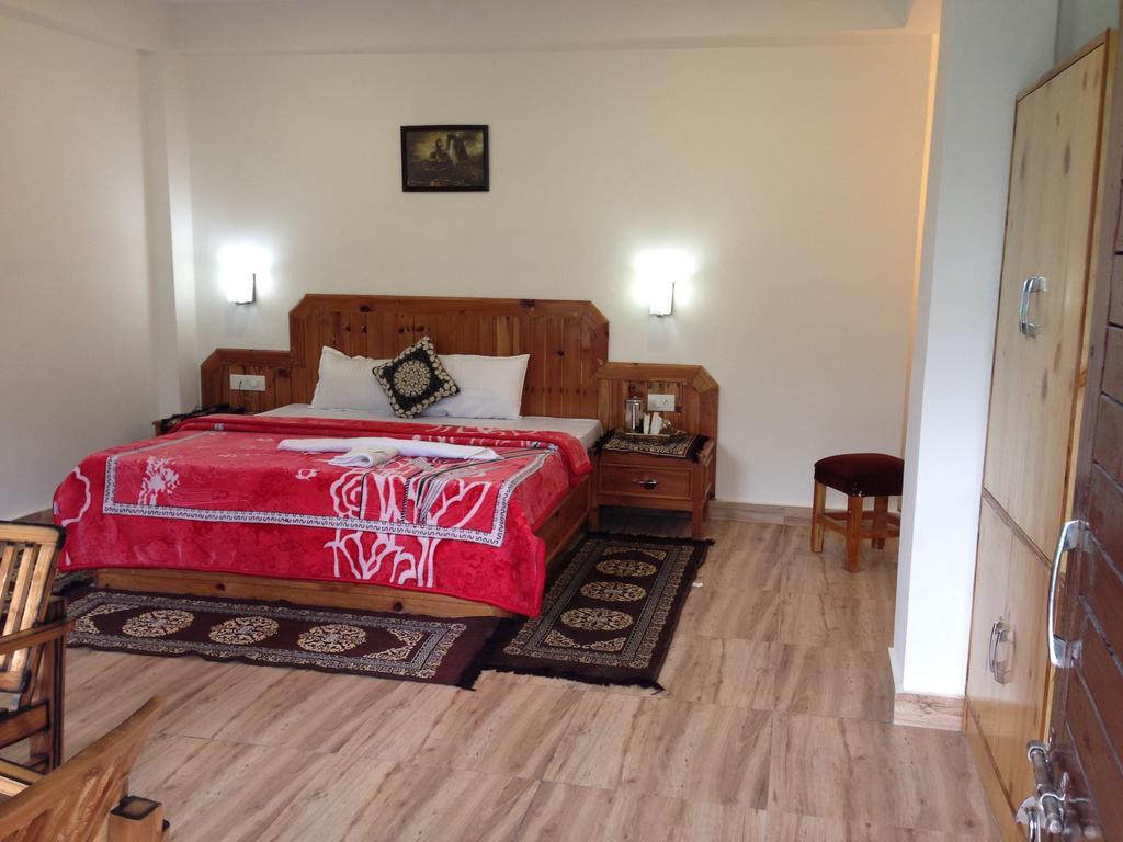 Akash Hills Hotel Manāli Eksteriør billede