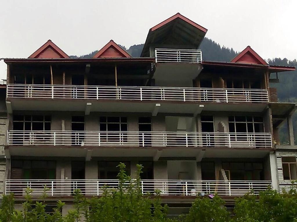 Akash Hills Hotel Manāli Eksteriør billede