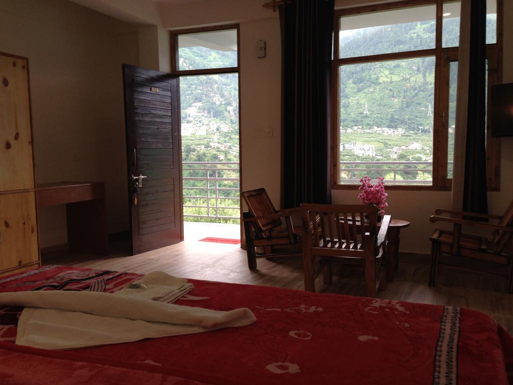 Akash Hills Hotel Manāli Eksteriør billede