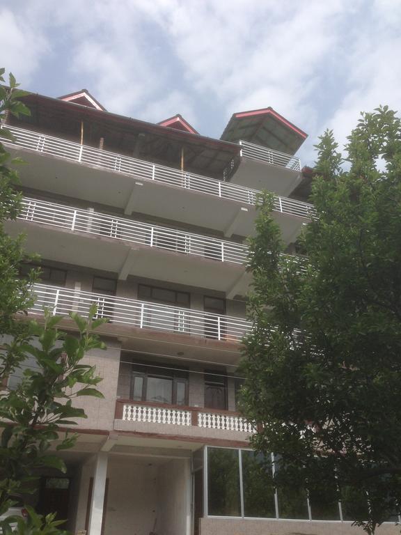 Akash Hills Hotel Manāli Eksteriør billede